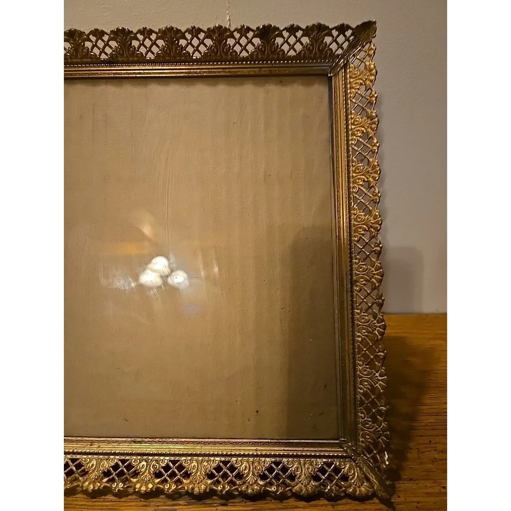 vintage‎ gold-toned filigree metal picture frame
